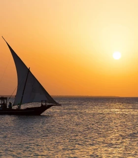 Coucher de soleil à bord d’un dhow traditionnel