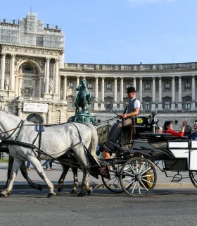 Faire une promenade en calèche