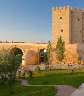 La Tour de la Calahorra (Torre de la Calahorra)