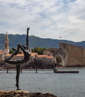 Statue de la Danseuse de Budva