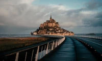 Mont Saint-Michel : Un Guide Complet pour une Aventure Historique et Naturelle Inoubliable