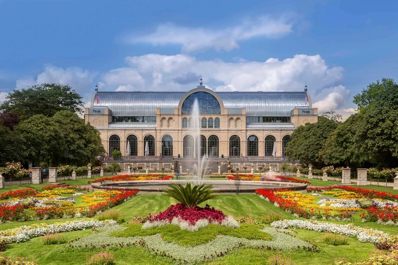 The botanical gardens (Flora und Botanischer Garten)