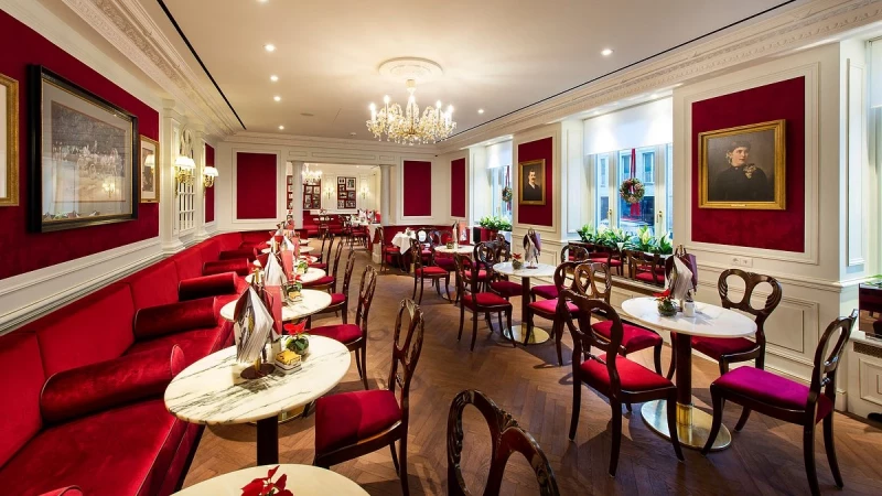 Discover traditional cafes. from Salzburg