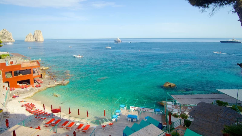 La plage de Marina Piccola, Capri, Italie