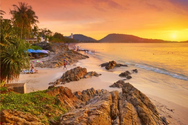 La plage Patong, Phuket, Thaïlande