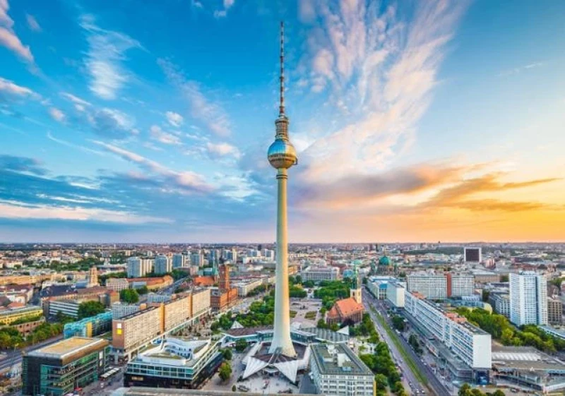 La Tour de Télévision (Fernsehturm), Berlin, Allemagne