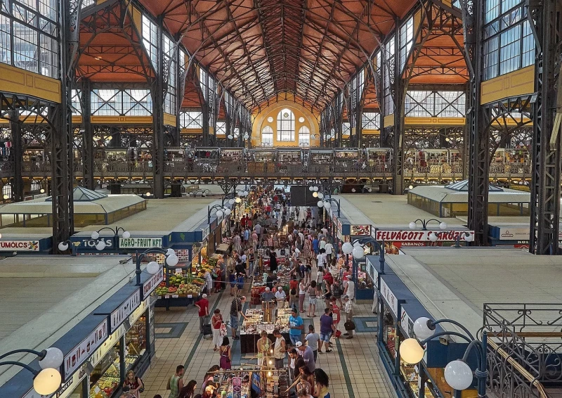 Parcourir le Grand marché couvert (Nagycsarnok), Budapest, Hongrie