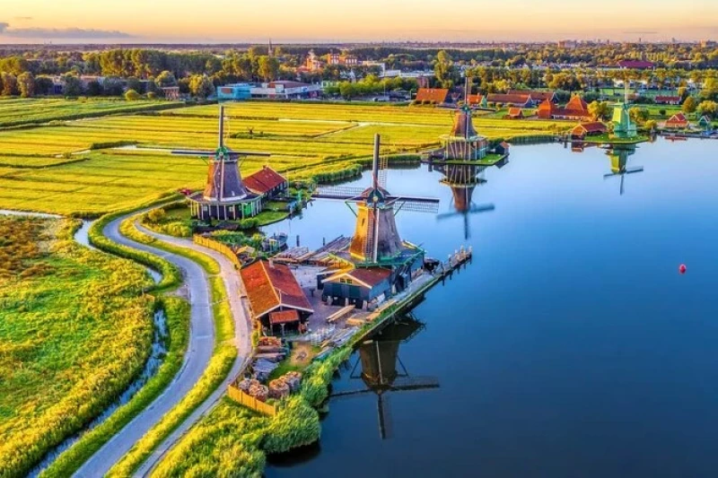 Voir les moulins à vents de Zaanse Schans, Amsterdam, Pays-Bas