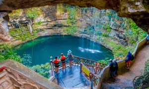Nager dans les cenotes, Cancún, Mexique