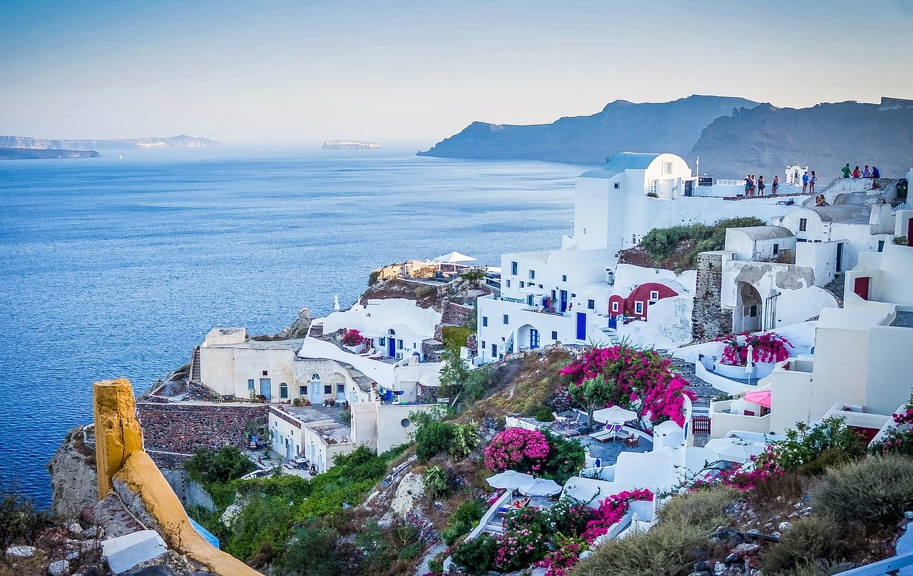 Explorer Oia