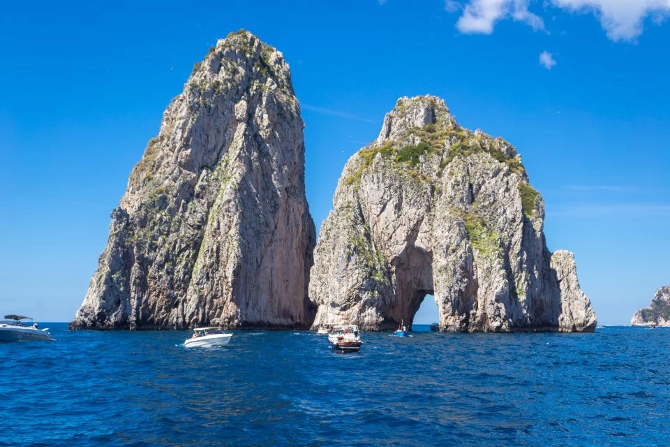 Les Faraglioni