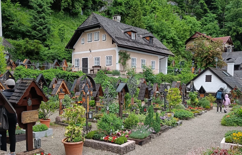 Visiter la chapelle ossuaire de Hallstatt