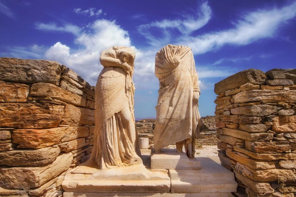 Explorer Delos
