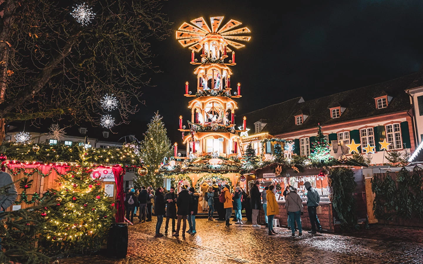 Bâle, Suisse : Une Sophistication Festive