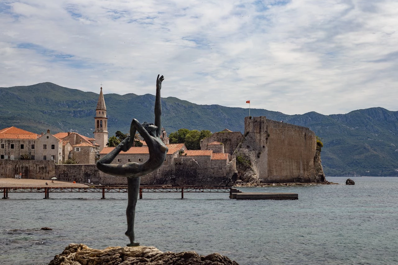 Statue de la Danseuse de Budva