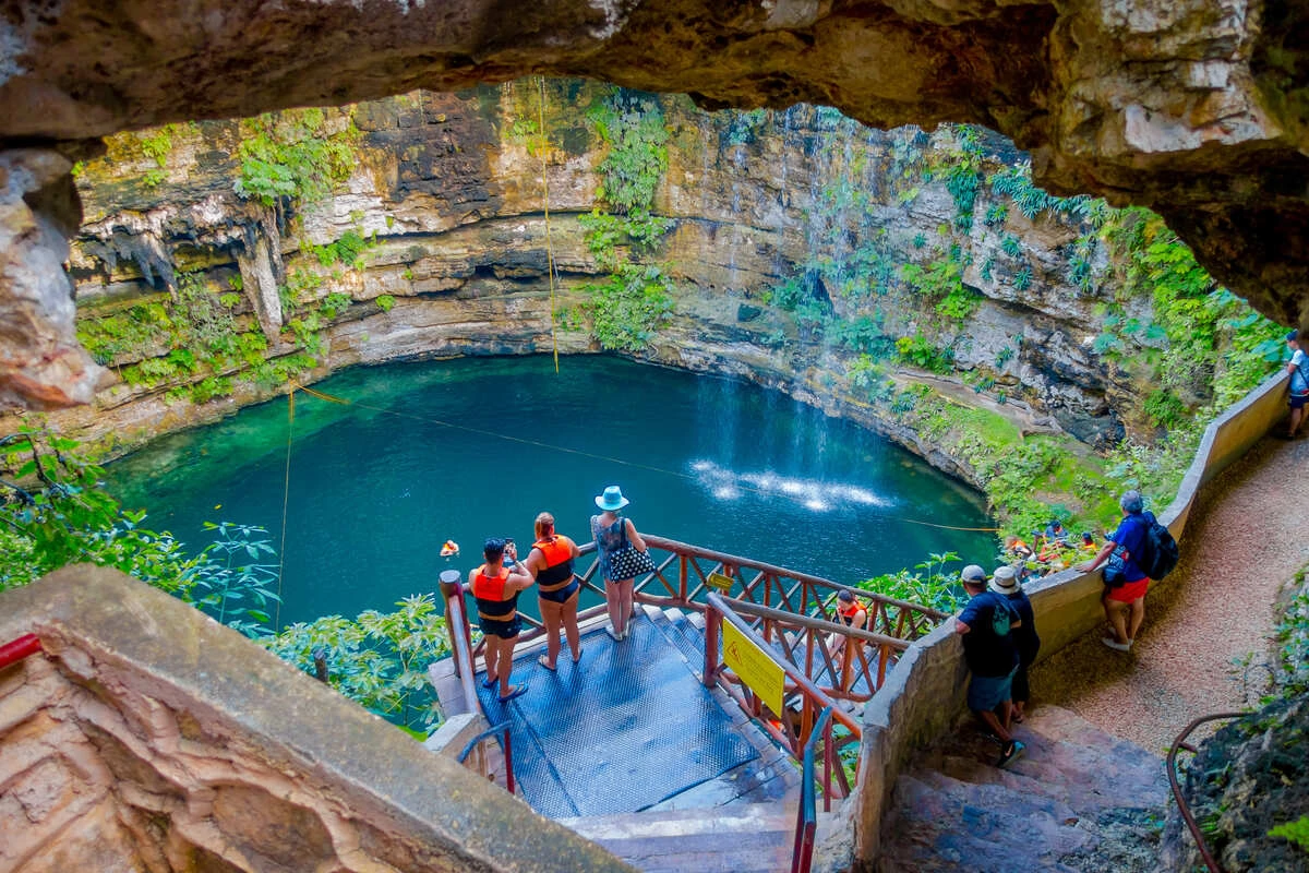 Nager dans les cenotes