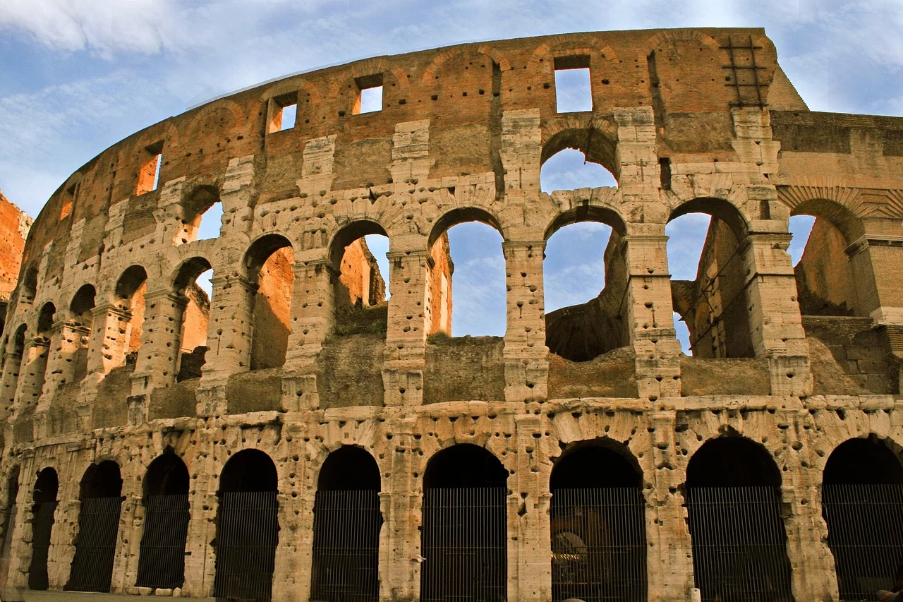Guided Colosseum and Forum tour at sunset