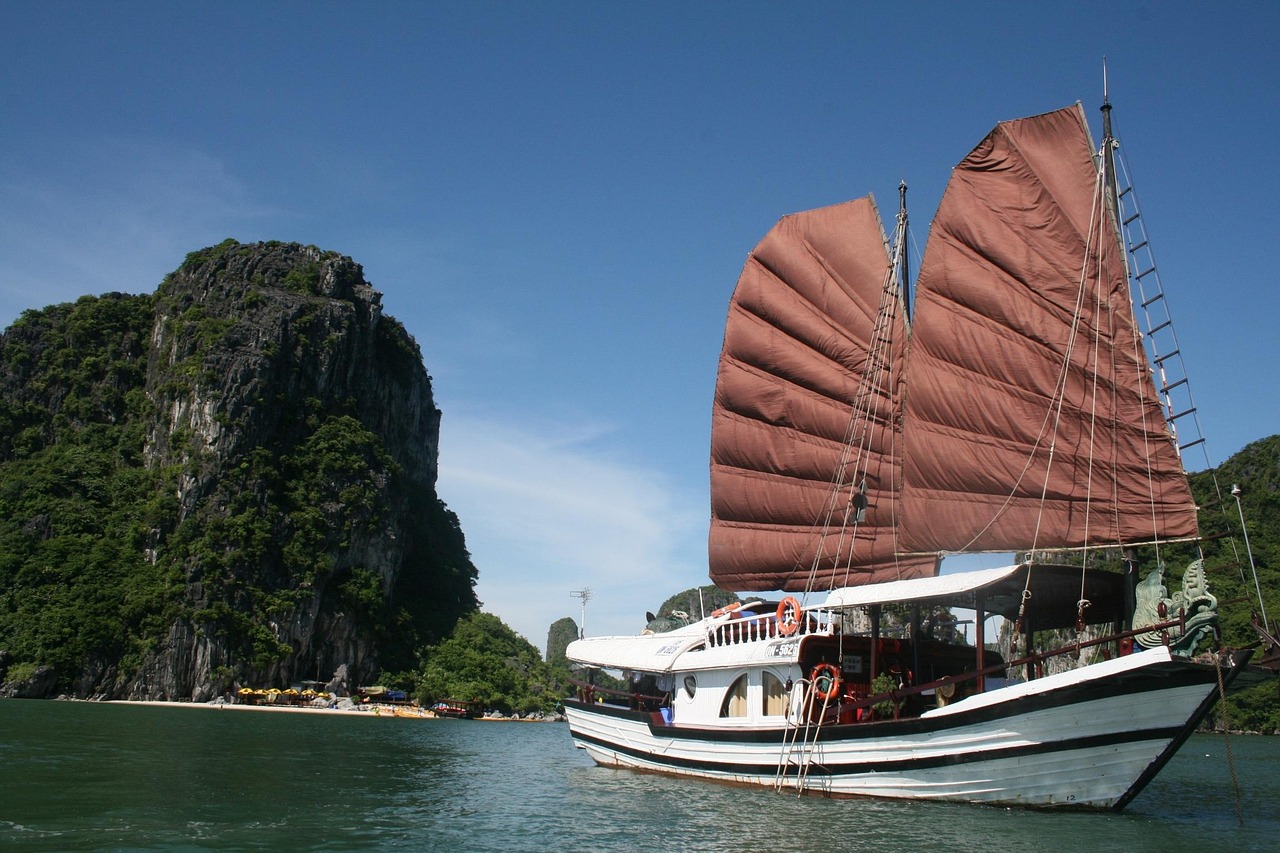 Classic Halong Bay Cruise