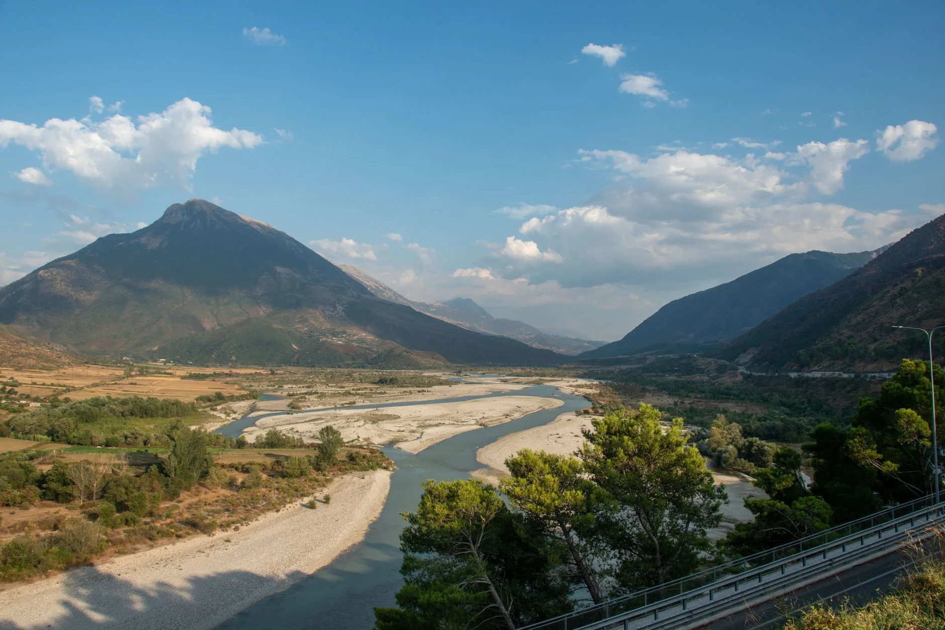 Vallée sauvage de la Vjosa