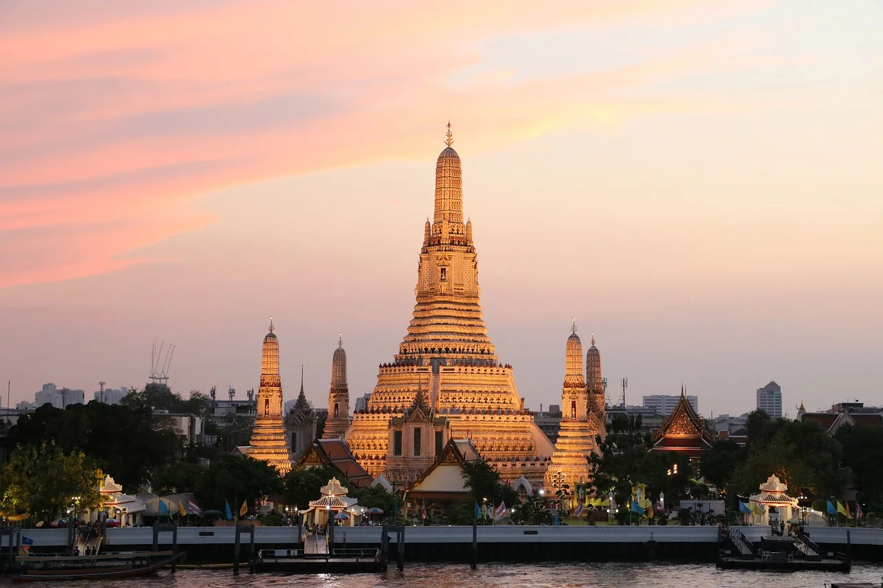 Wat Arun (Temple of Dawn)