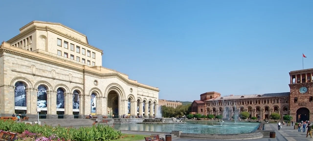 Yerevan: the Cascade, Republic Square and the Matenadaran