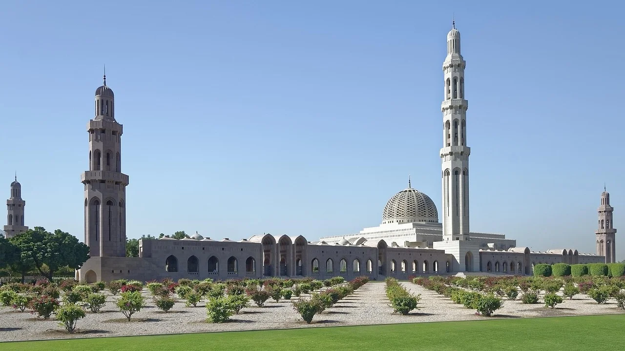 Oman Without a Visa: the 14-Day Exemption for French Citizens (and the E-Visa Beyond)