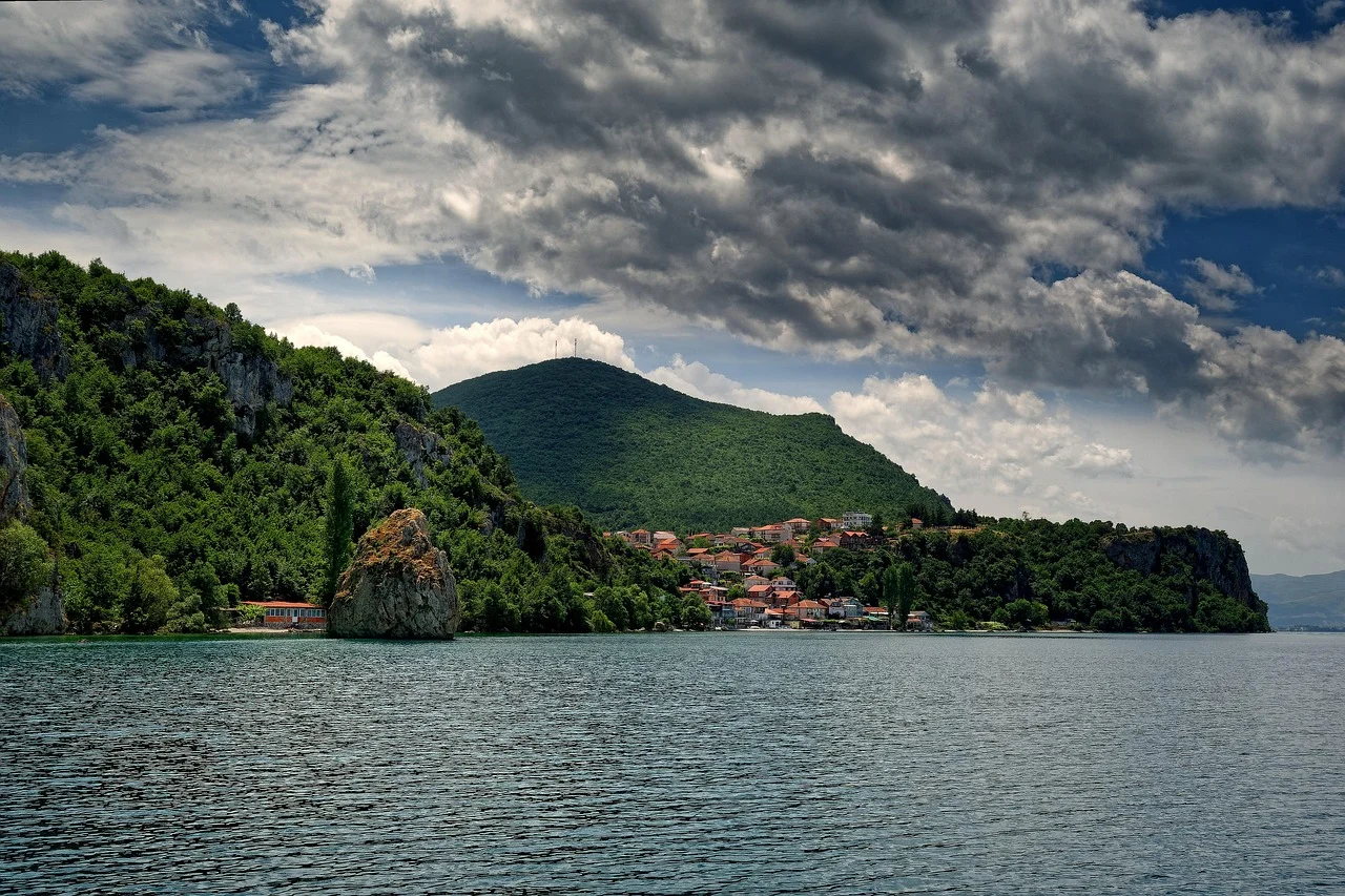 Lac Prespa et île de Golem Grad