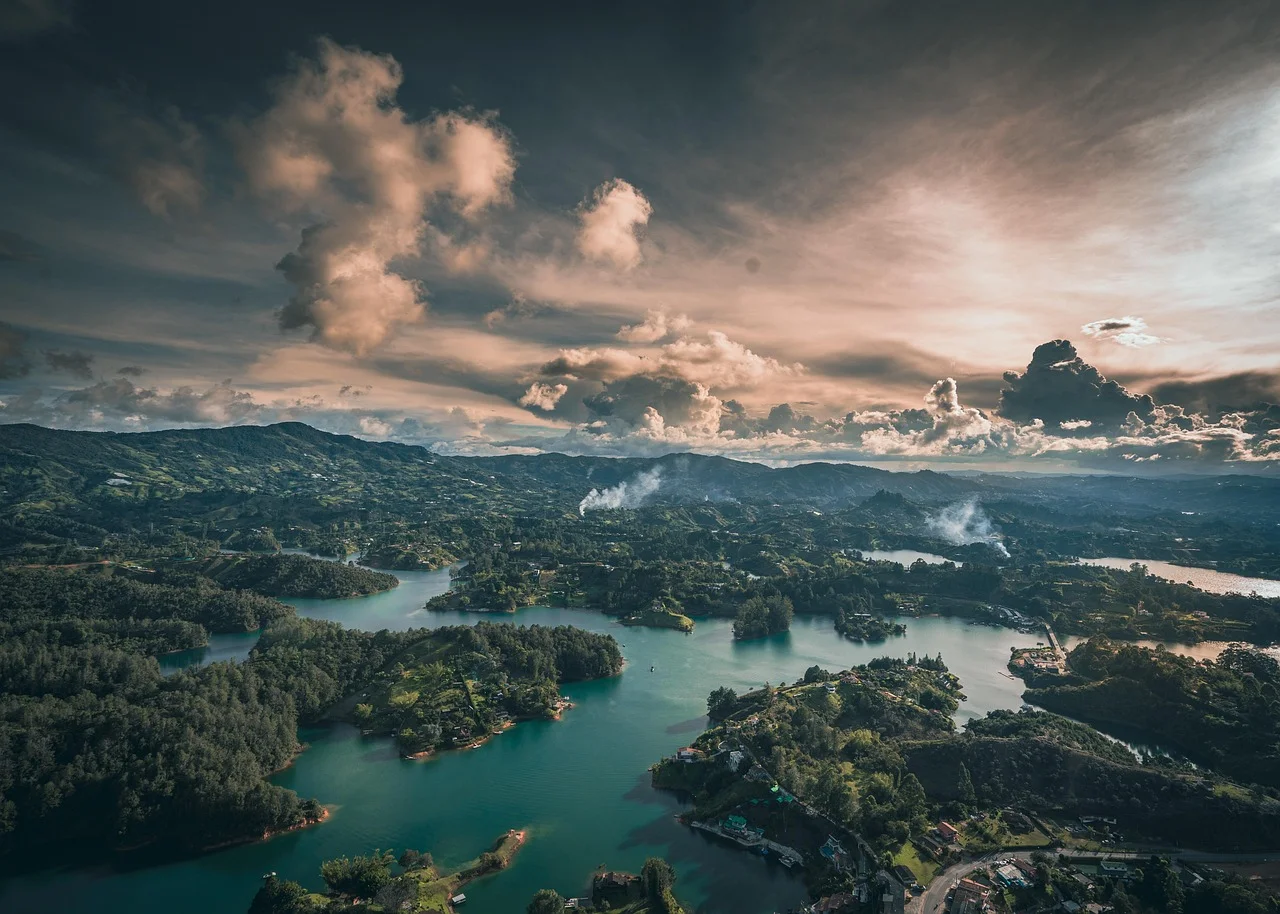 Guatapé et la Piedra del Peñol
