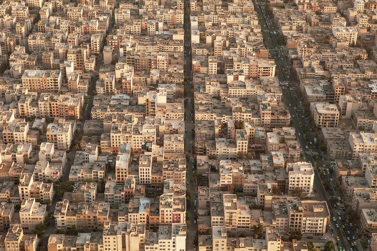 Vue aérienne de la ville dense de Téhéran