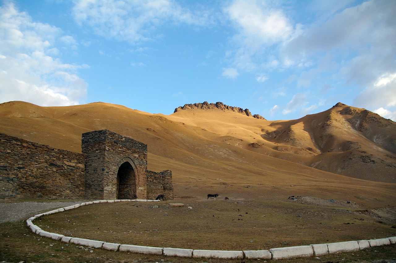 Caravansérail de Tash Rabat